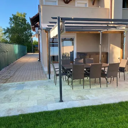 Ferienhaus Lakesidehouse Szofi Zamárdi